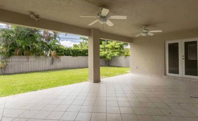 Foto del edificio - 9840 NW 28th Ter