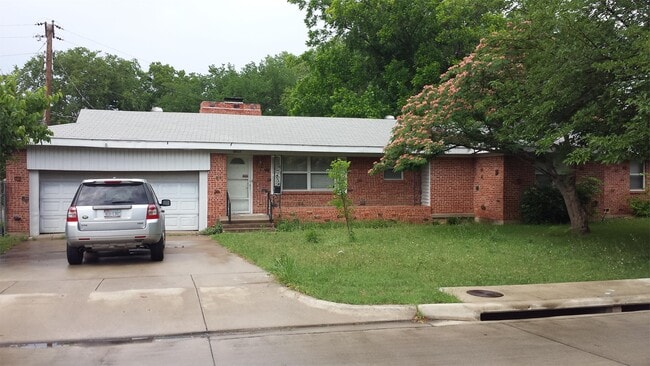 Building Photo - 5633 Tourist Dr