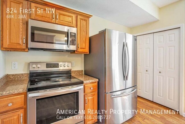 Foto del edificio - 824 First St NW-