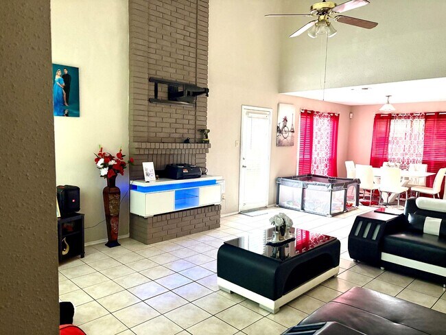 Foto del edificio - 16307 Leamington Ln