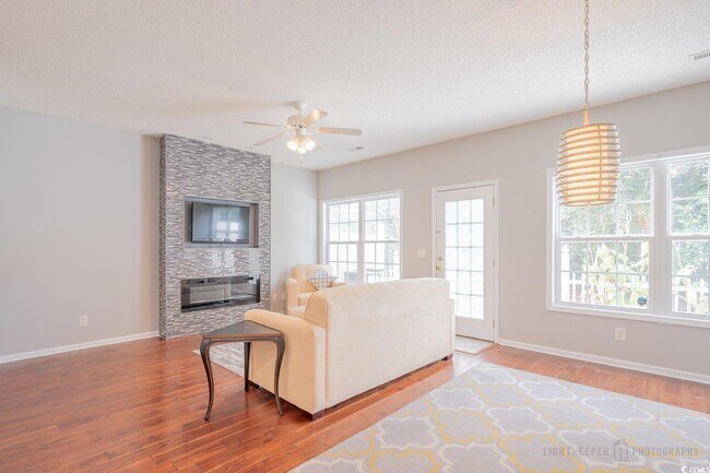 Foto del edificio - 4358 River Gate Ln