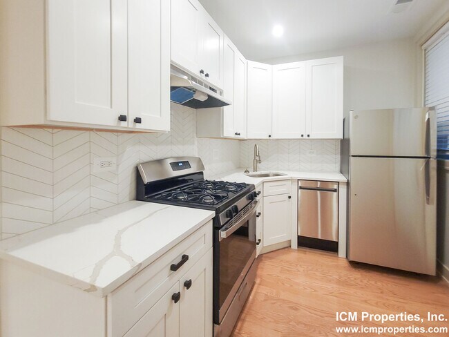 Foto del edificio - 540 W Cornelia Ave