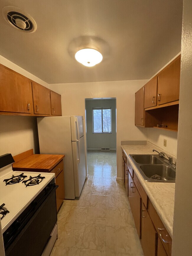 Foto del edificio - 5151 Lee Rd