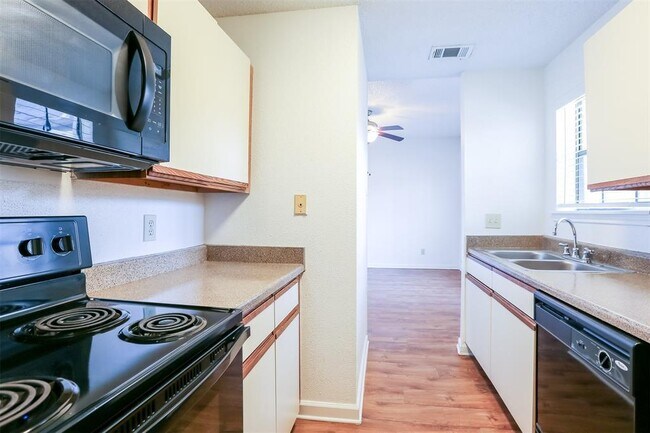 Foto del edificio - 912 W 22nd St