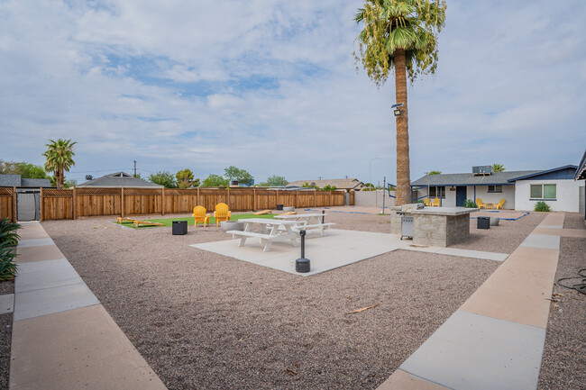 Building Photo - 1212 E Tempe Dr