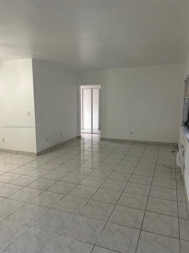 Foto del edificio - 7845 NE Bayshore Ct