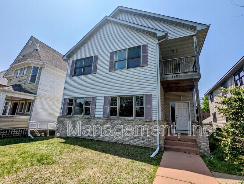 Foto principal - 3128 Lyndale Ave S