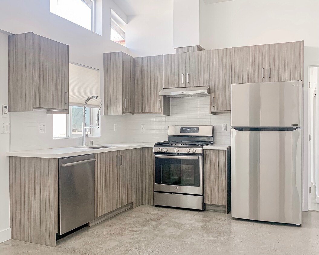 Foto principal - 3811 Floral Dr