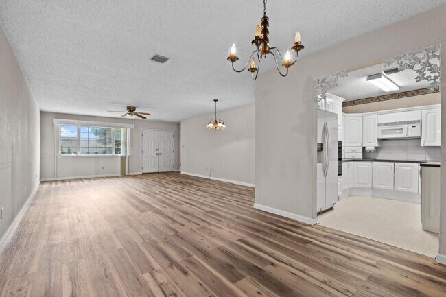 Foto del edificio - 1425 N Stoneridge Manor