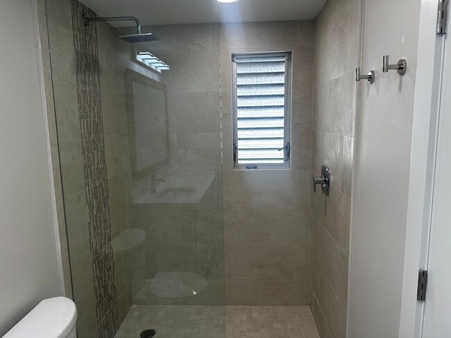 Foto del edificio - Renovated Condo. Prime Marco Location. Uti...