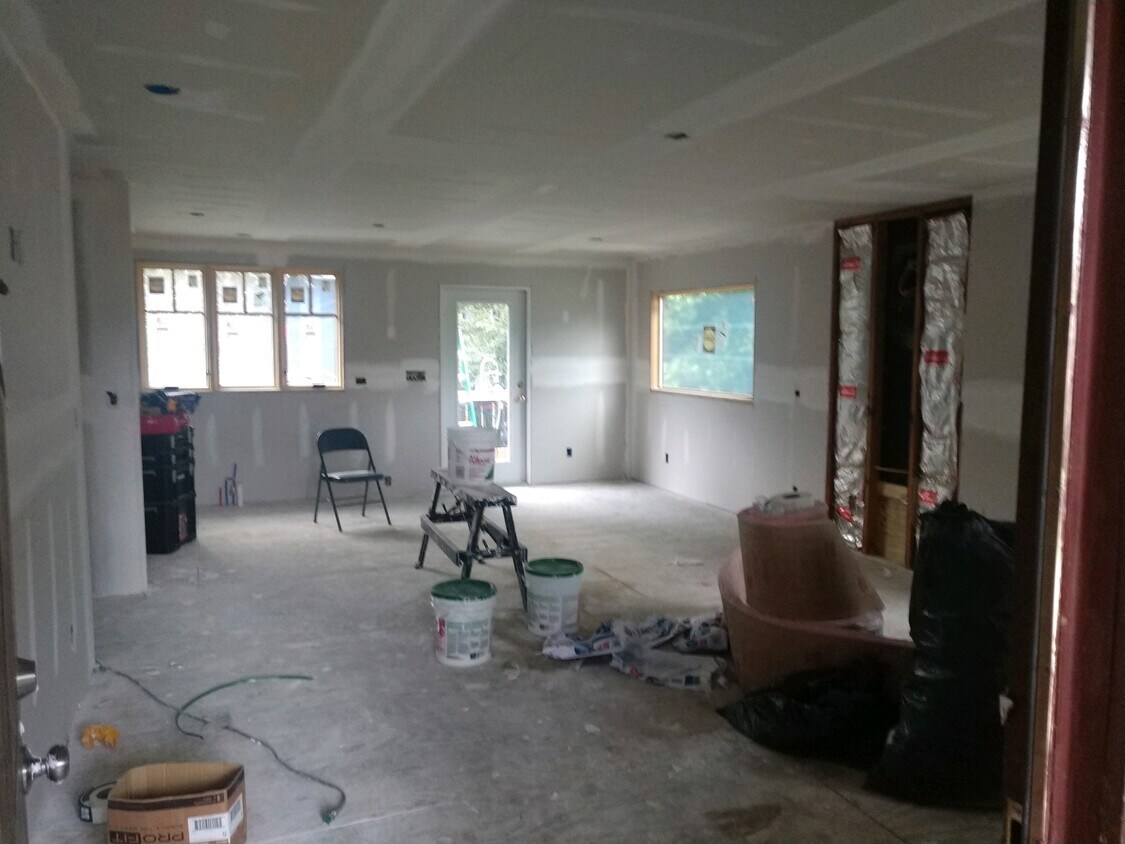 335 White Oak Creek Rd, Burnsville, NC 28714 House Rental in