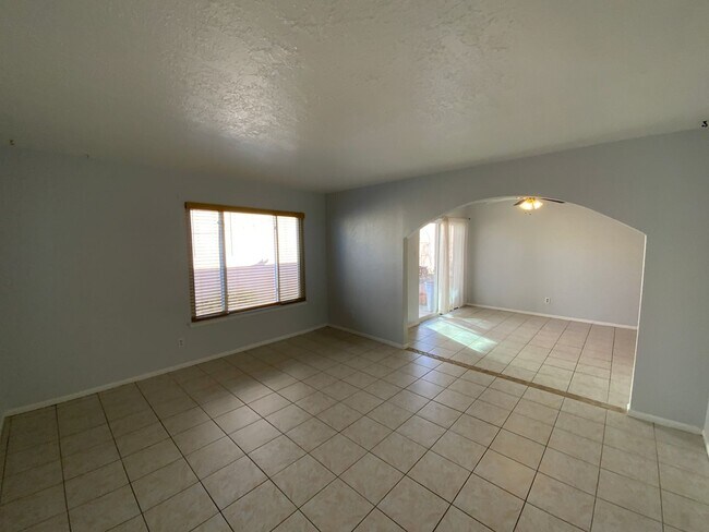 Foto del edificio - 3 Bedroom Single Story Home Available Near San Pedro Dr NE & McLeod Rd NE!