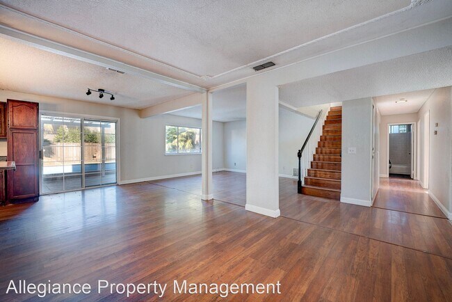 Building Photo - 4 br, 3 bath House - 8276 Longden Cir