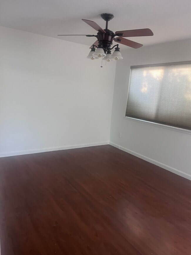 Foto del edificio - Spacious 2 bed 1 bath condo in Tracy
