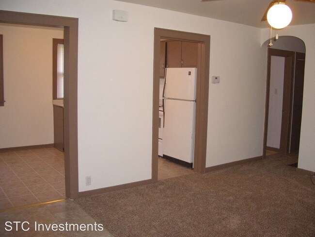 Building Photo - 2 br, 1 bath House - 1021 E. Jefferson