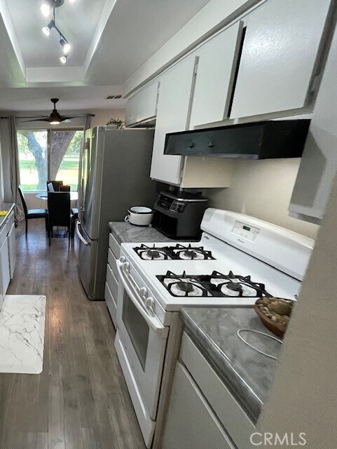 Building Photo - 1525 Walnut Leaf Dr