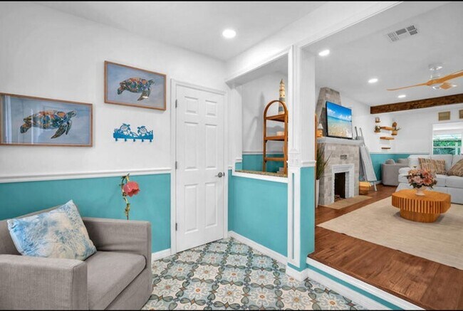 Building Photo - 528 N Palmway