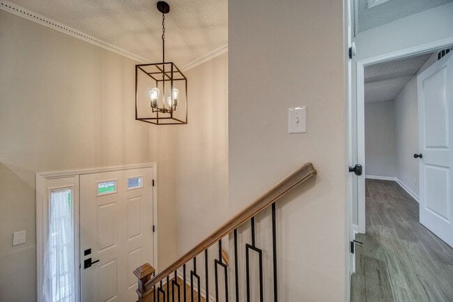Foto del edificio - Renovated 4 bed home in Kennesaw w/ Designer Kitchen