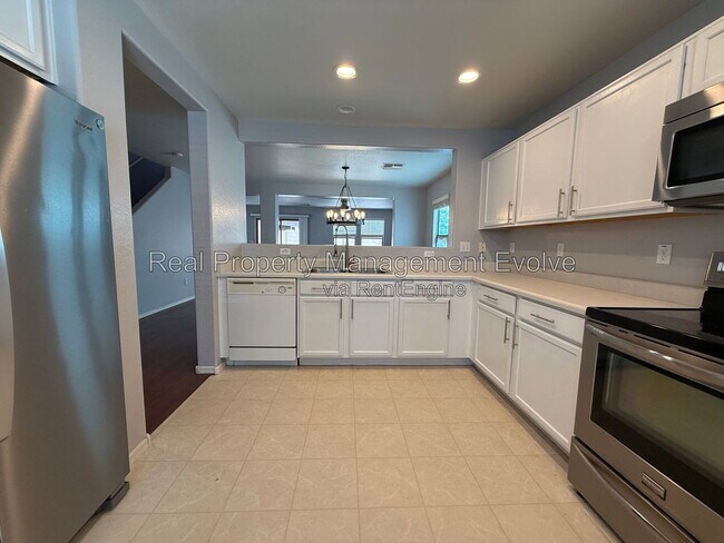 Building Photo - 21122 E Stonecrest Dr