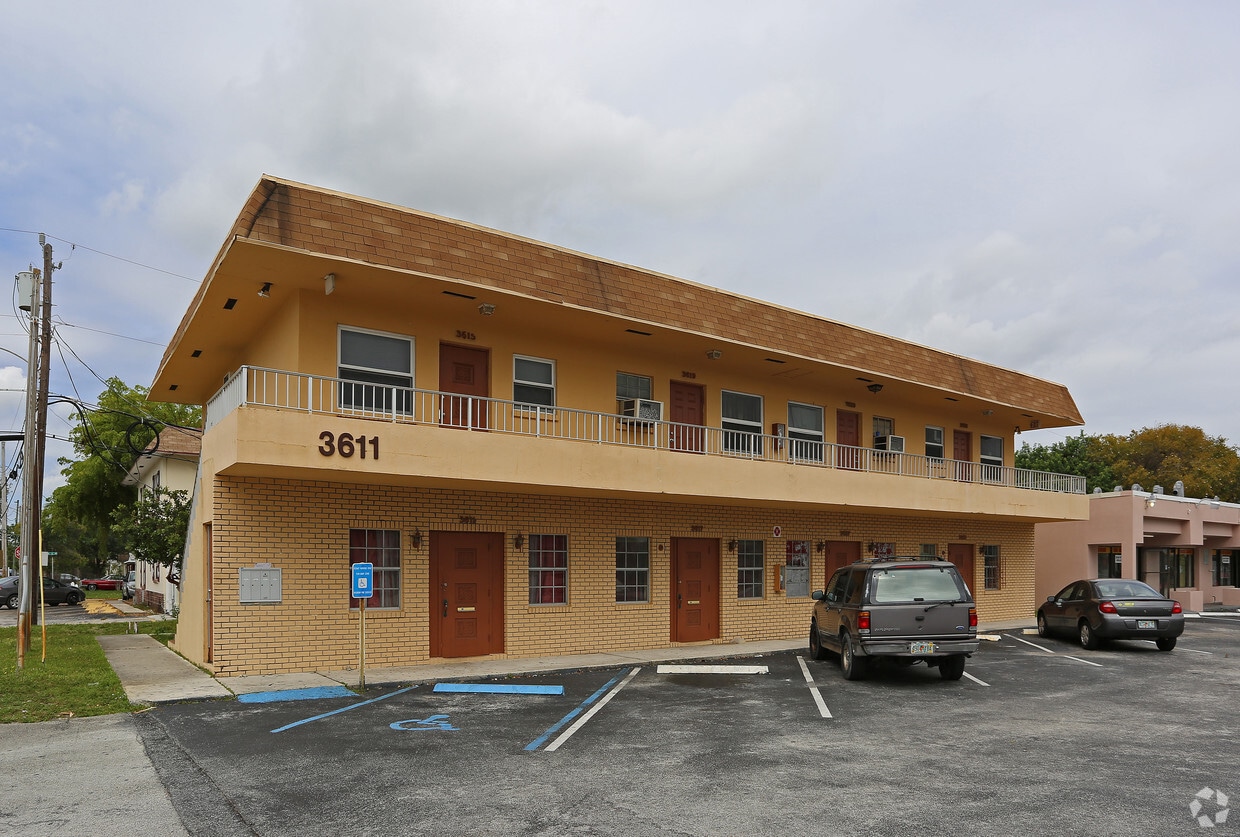 3611 N Dixie Hwy, Oakland Park, FL 33334 3611 N Dixie Hwy Oakland Park, FL