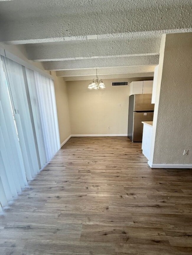Interior Photo - The Lanai Apartments