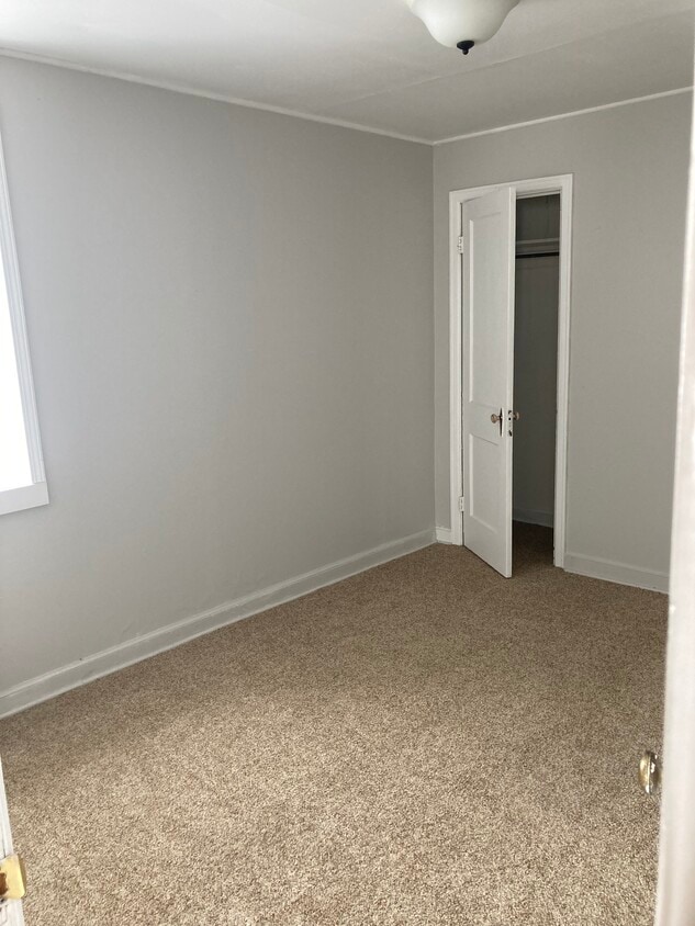 724 Ashmun St Unit 1, Sault Sainte Marie, MI 49783 Apartments in