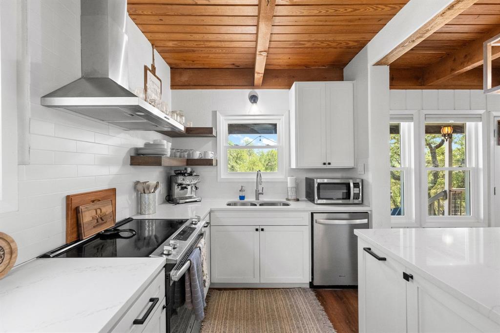 Foto principal - 650 Springlake Dr