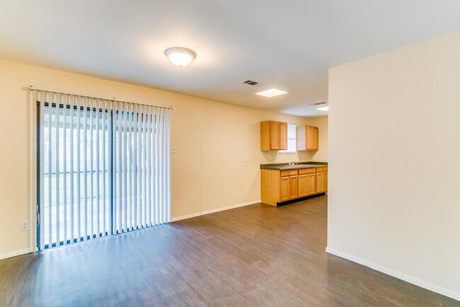 Foto del edificio - 743 Knob Hollow St