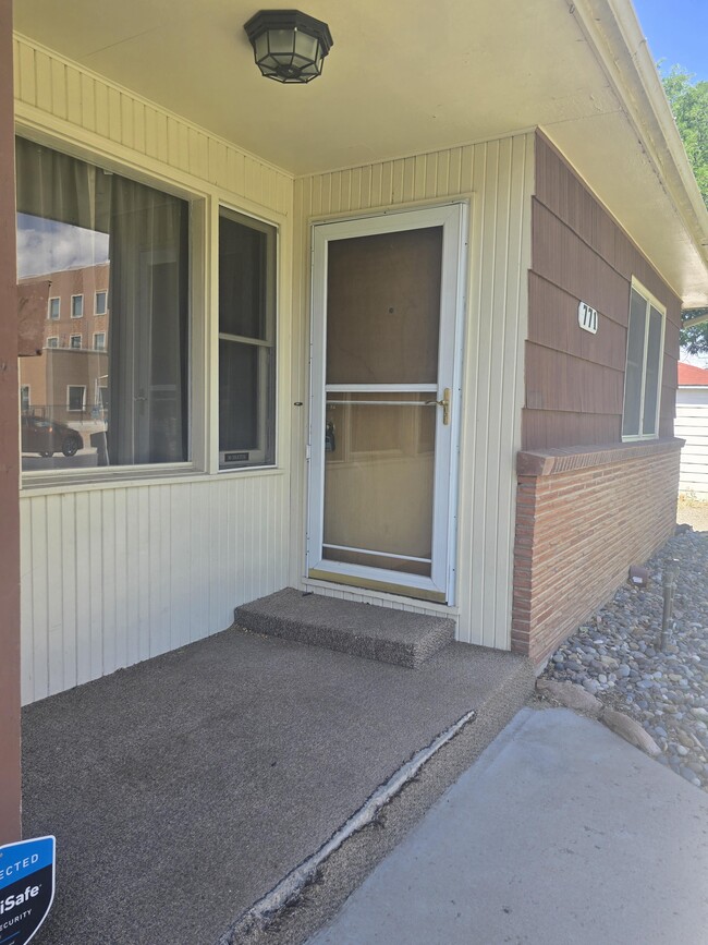Building Photo - 771 Kennedy Ave