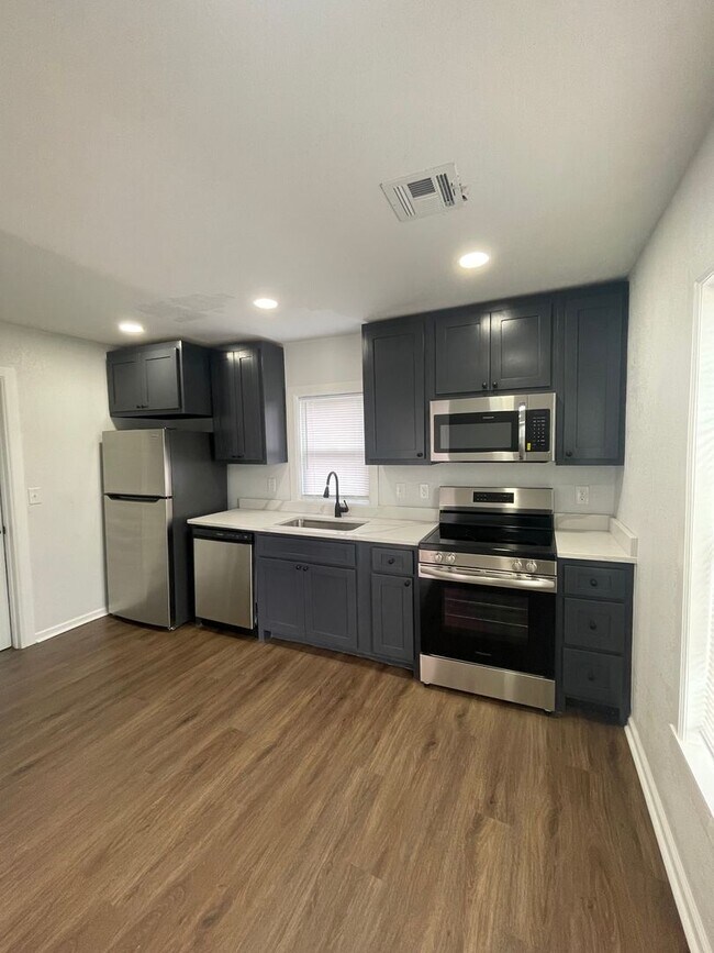 Foto del edificio - 2 Bedroom 1 Bath House for Rent