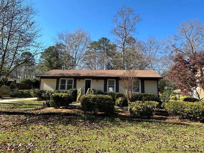 Building Photo - Adorable 3-Bedroom Home in the Heart of Cary with an Amazing Outdoor Space + Fenced Backyard!