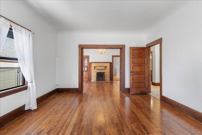 Building Photo - 1089 Park Ave