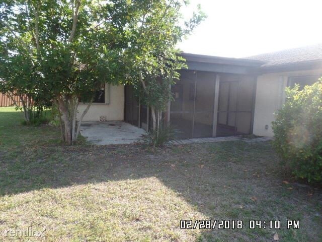 Building Photo - 405 SE Sea Breeze Ln