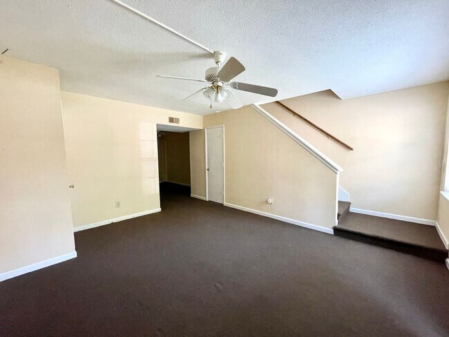 Building Photo - ashley56