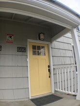 Building Photo - 608 Benham St