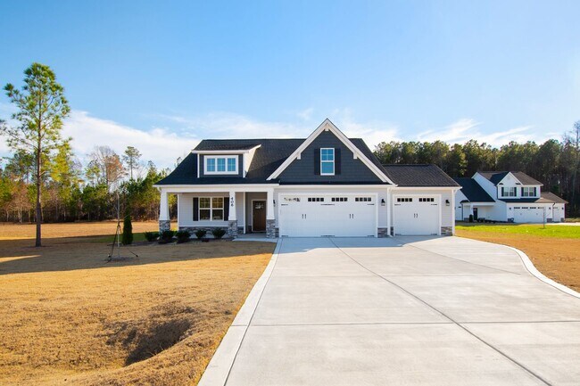 Building Photo - Bright & Spacious 3BR Home w/ 3-Car Garage...