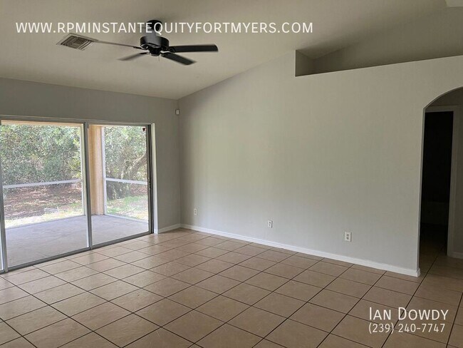 Foto del edificio - 2531 Sunniland Blvd