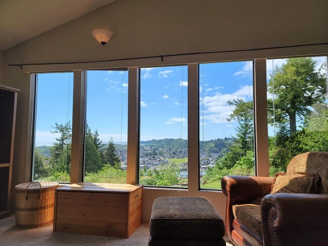 Building Photo - 205 Beacon Hill Dr