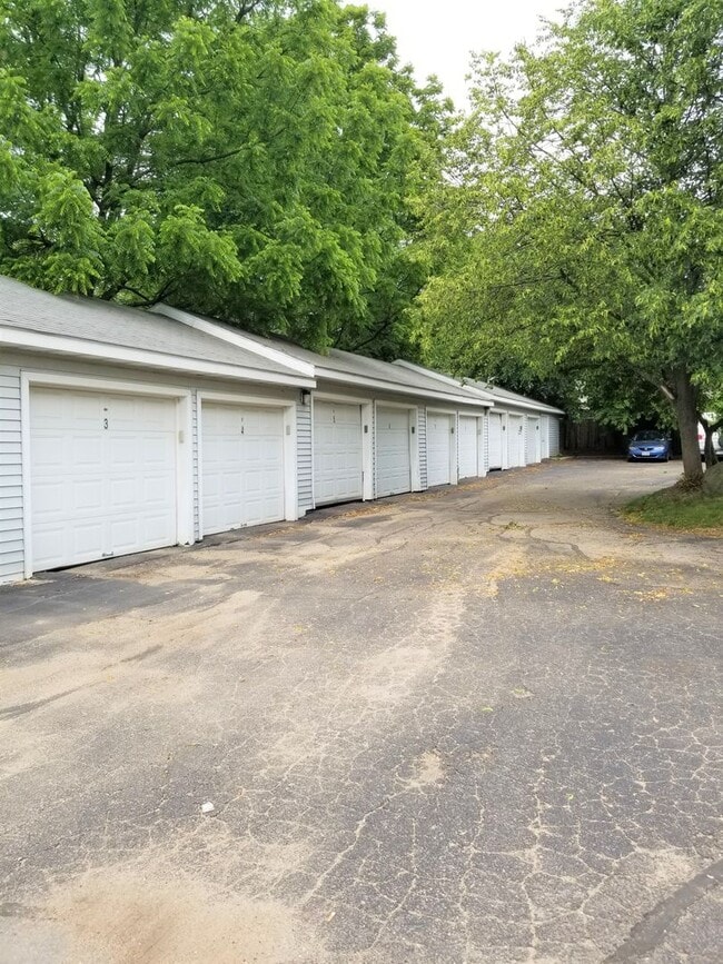 Foto del edificio - Cozy 1 bedroom loft apartment.. AVAILABLE!!