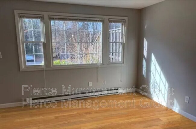 Foto del edificio - 9 Bayberry Ln