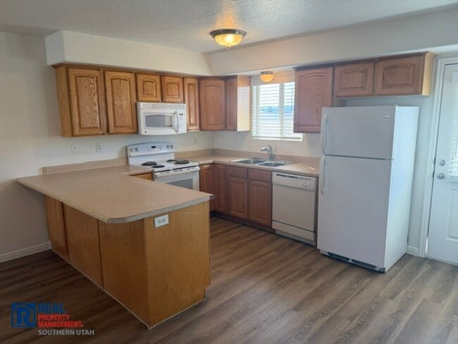 Building Photo - 790 N 2720 E