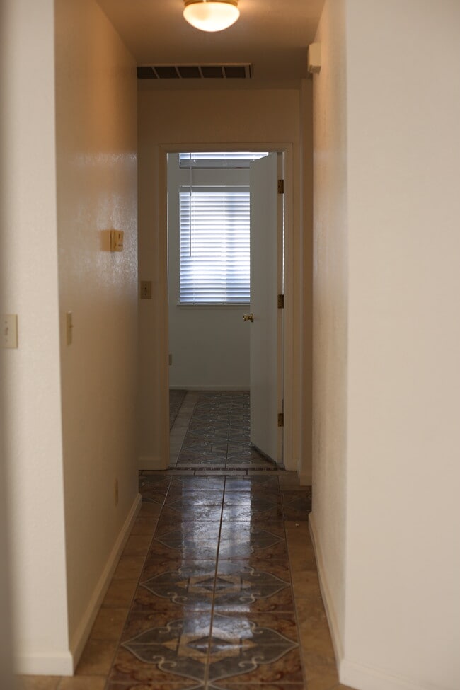 Foto del edificio - 16953 Darren Ln