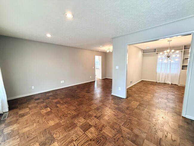Building Photo - 2008 NW 45th St