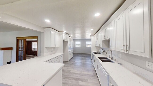 Building Photo - Charming 4 bed 2 bath home in Yucaipa