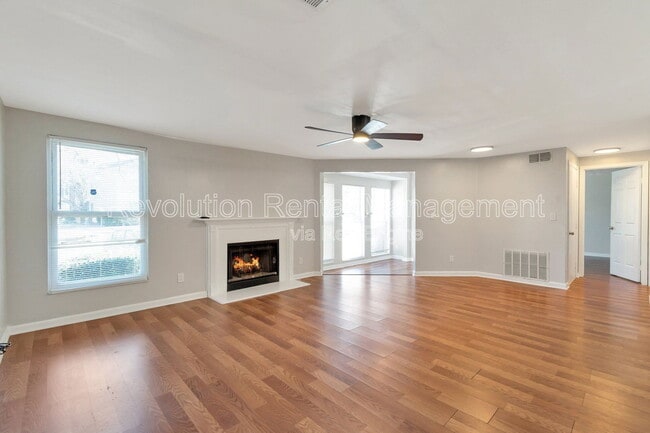 Building Photo - 4267 Parkview Ct