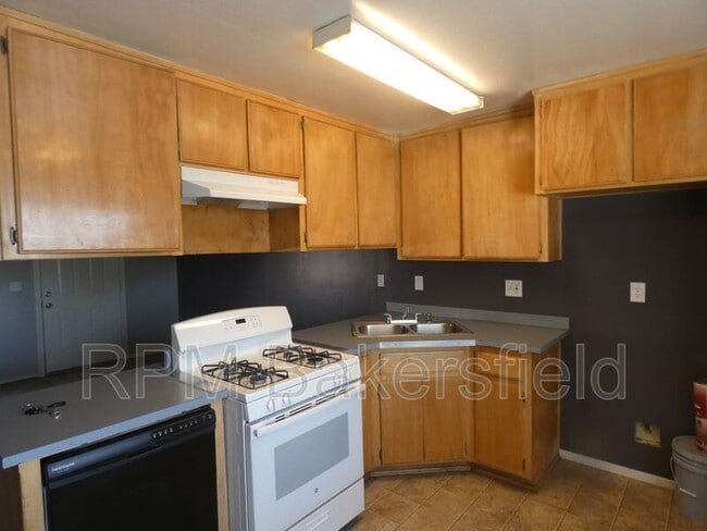 Building Photo - 216 S Owens St