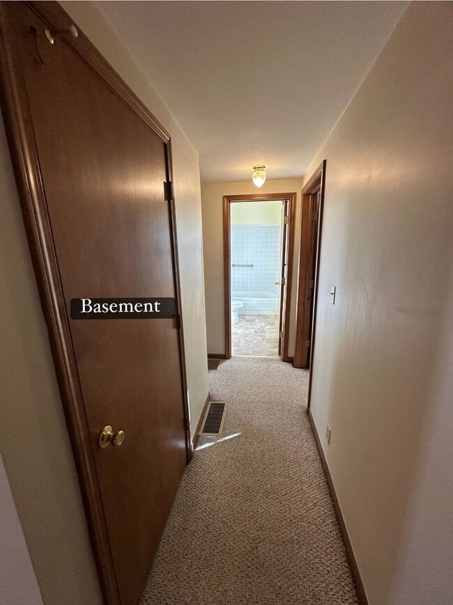 Building Photo - 2067 Oak St