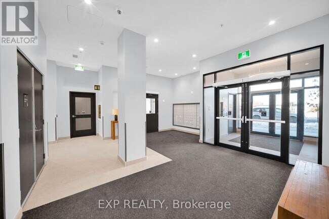 Building Photo - 1350 Hemlock Rd