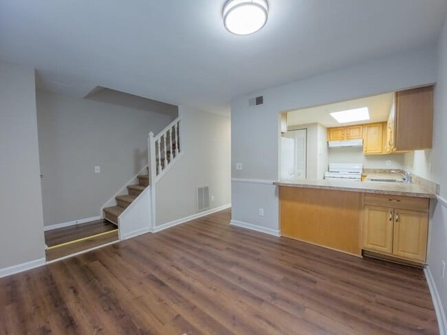 Building Photo - 580 Northridge Crossing Dr