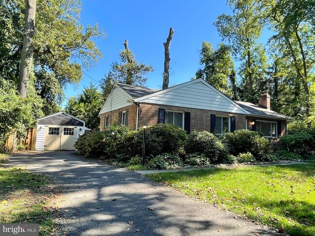 Foto del edificio - 2933 Rosemary Ln